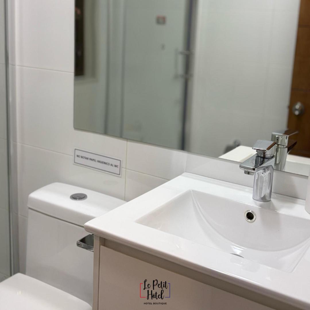 Hotel Le Petit Concepción الغرفة الصورة